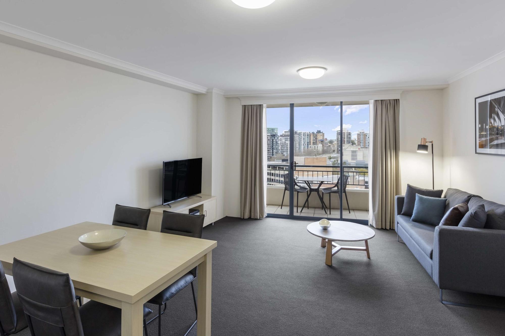 Oaks Sydney Castlereagh Suites Exterior photo