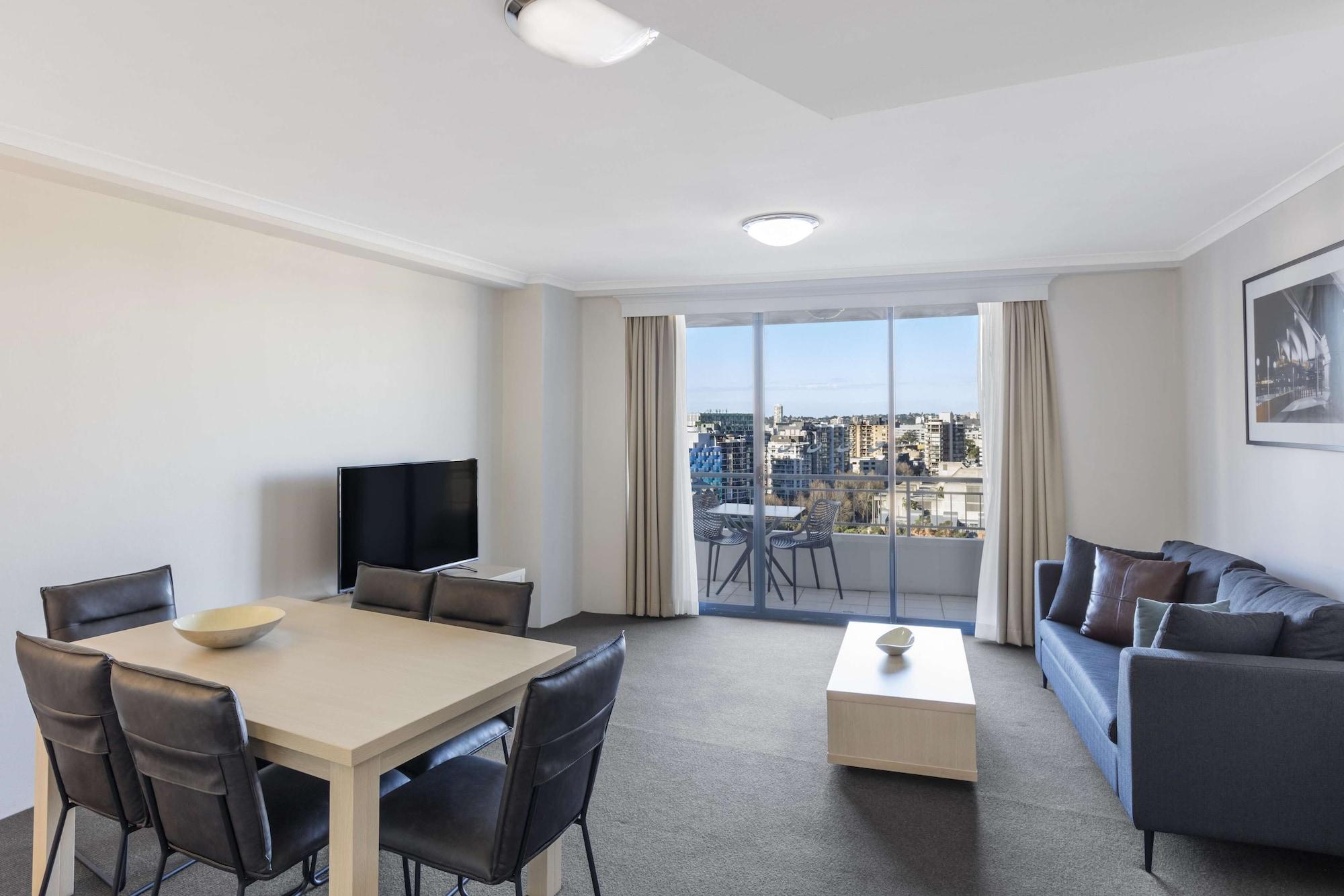 Oaks Sydney Castlereagh Suites Exterior photo