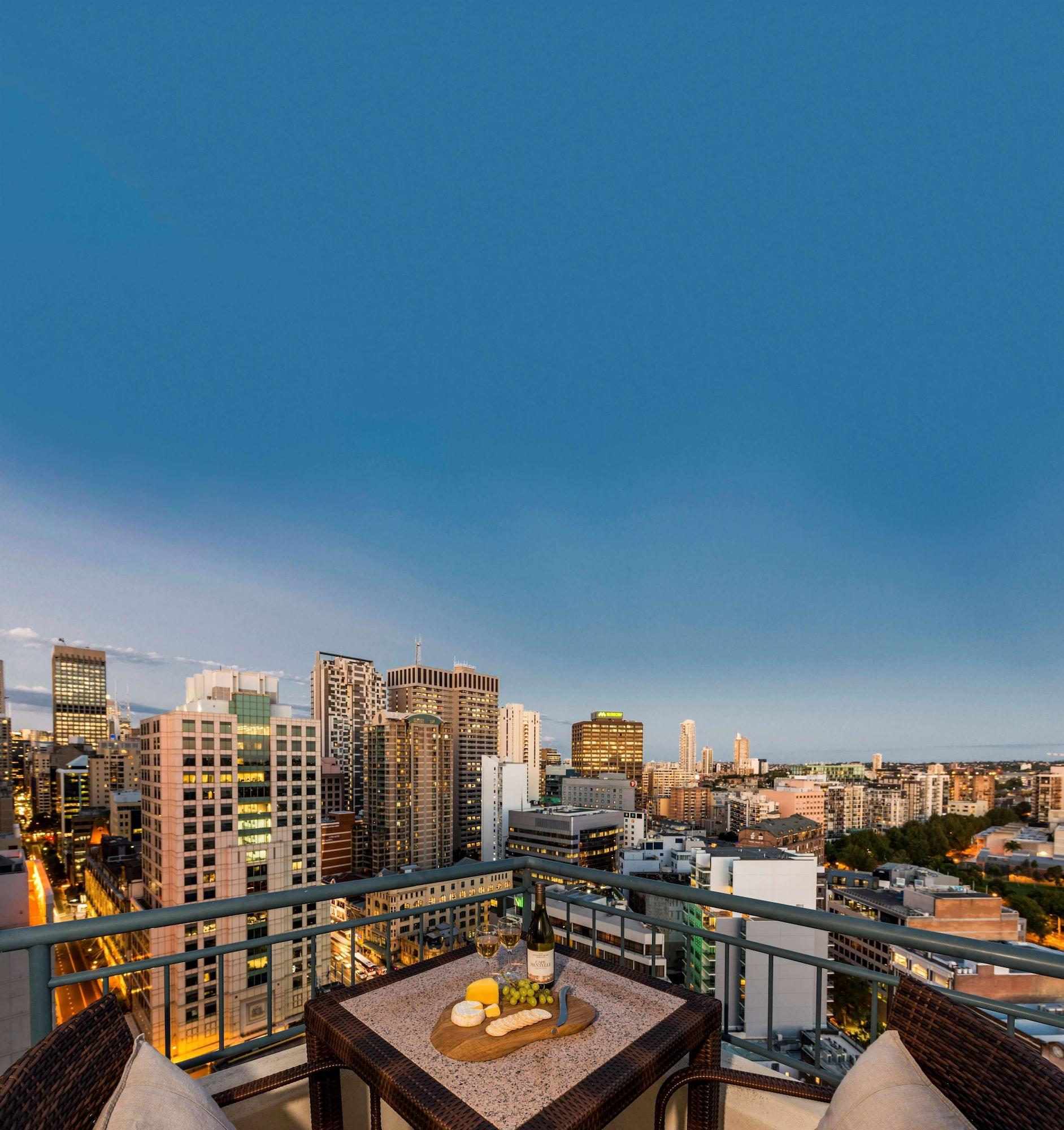 Oaks Sydney Castlereagh Suites Exterior photo