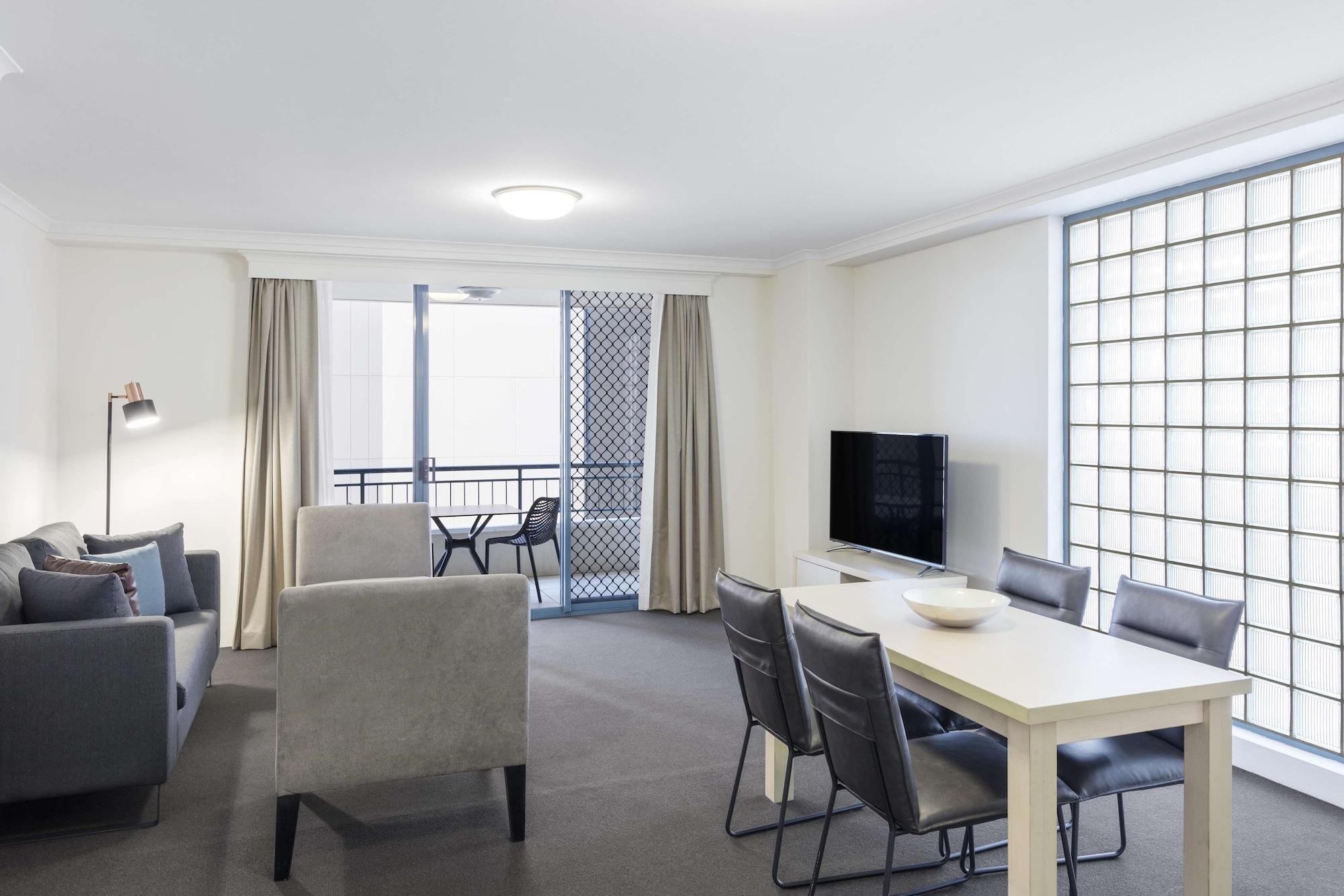 Oaks Sydney Castlereagh Suites Exterior photo