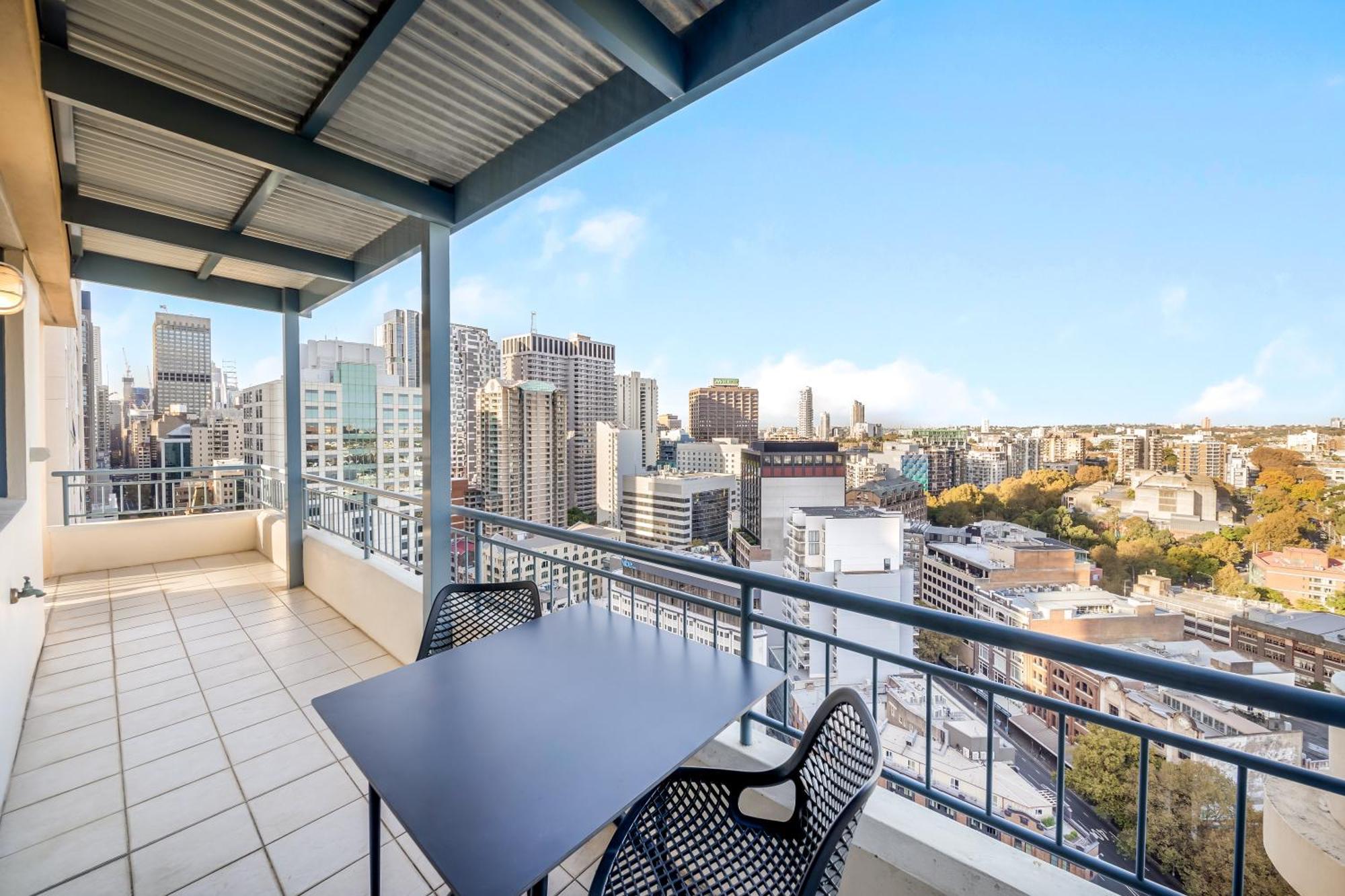Oaks Sydney Castlereagh Suites Exterior photo