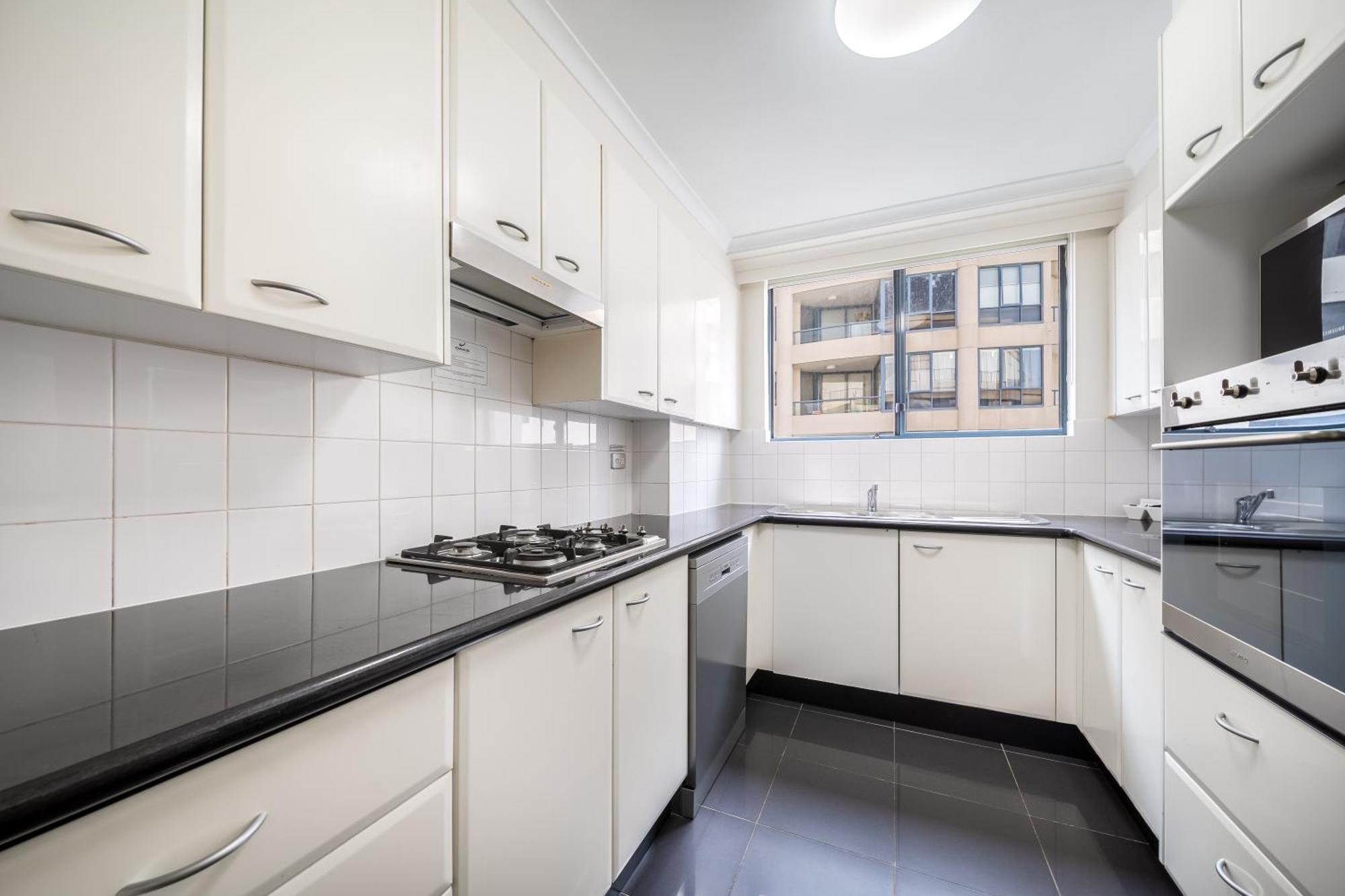 Oaks Sydney Castlereagh Suites Exterior photo