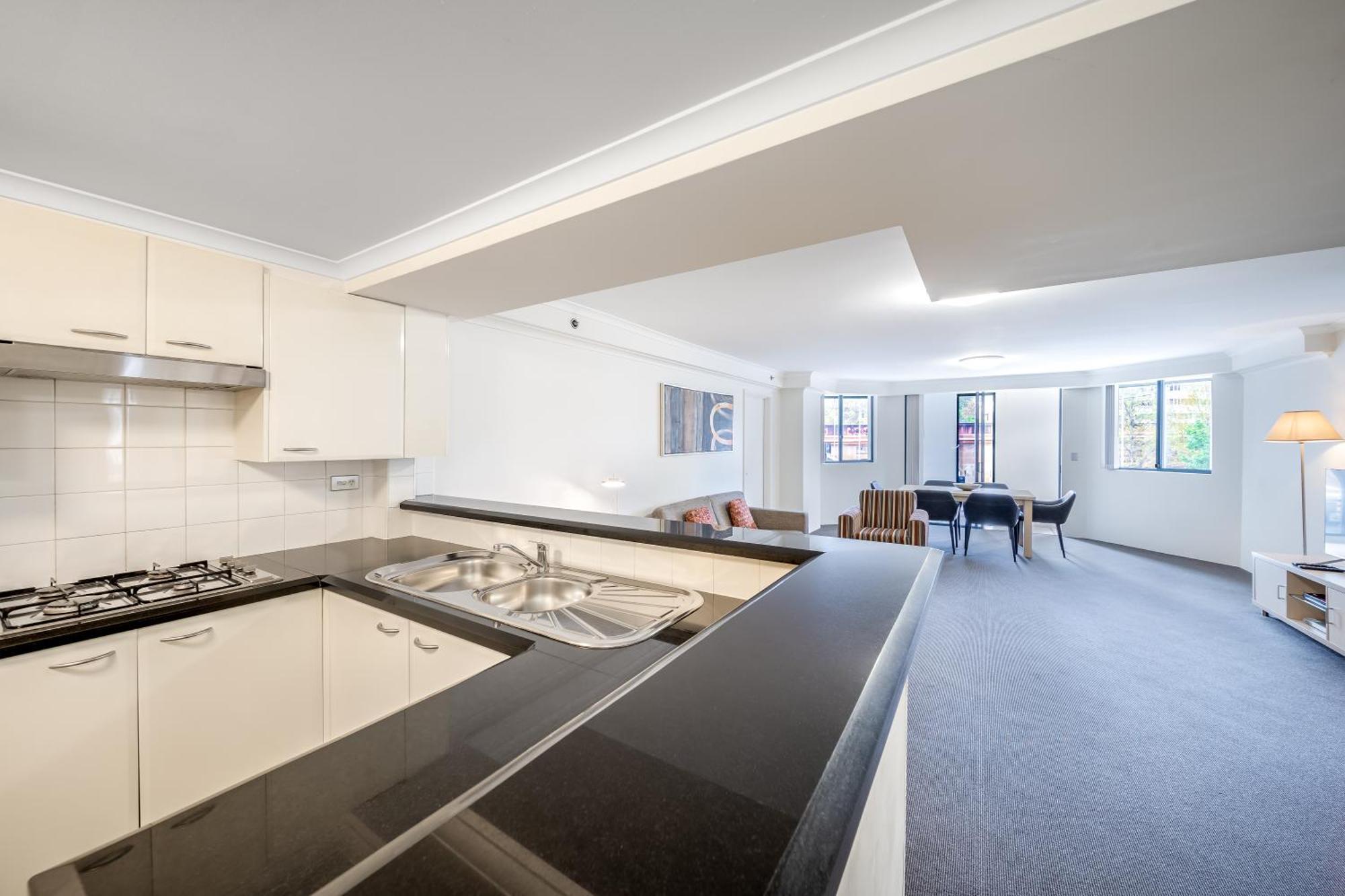 Oaks Sydney Castlereagh Suites Exterior photo