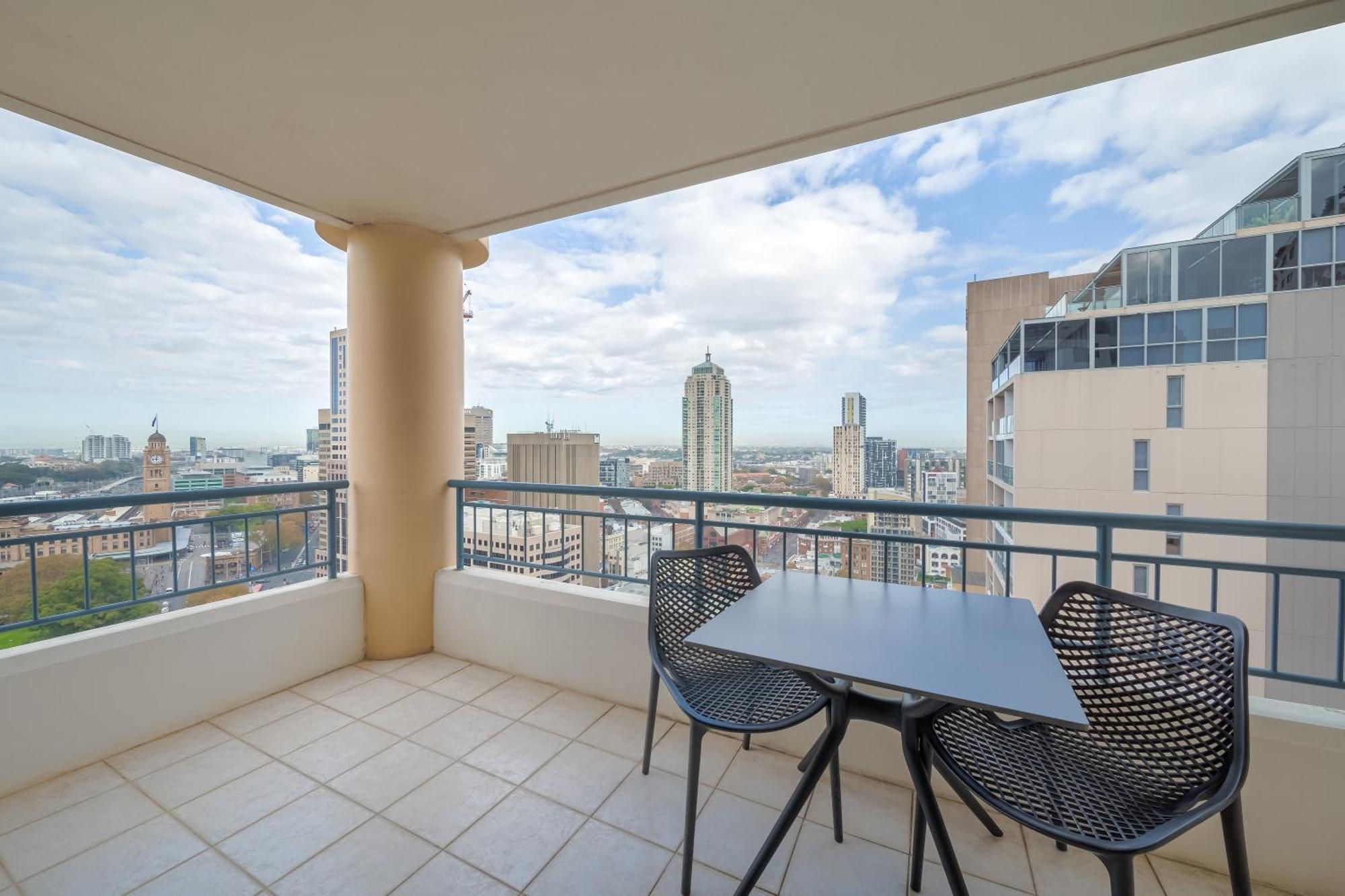 Oaks Sydney Castlereagh Suites Exterior photo