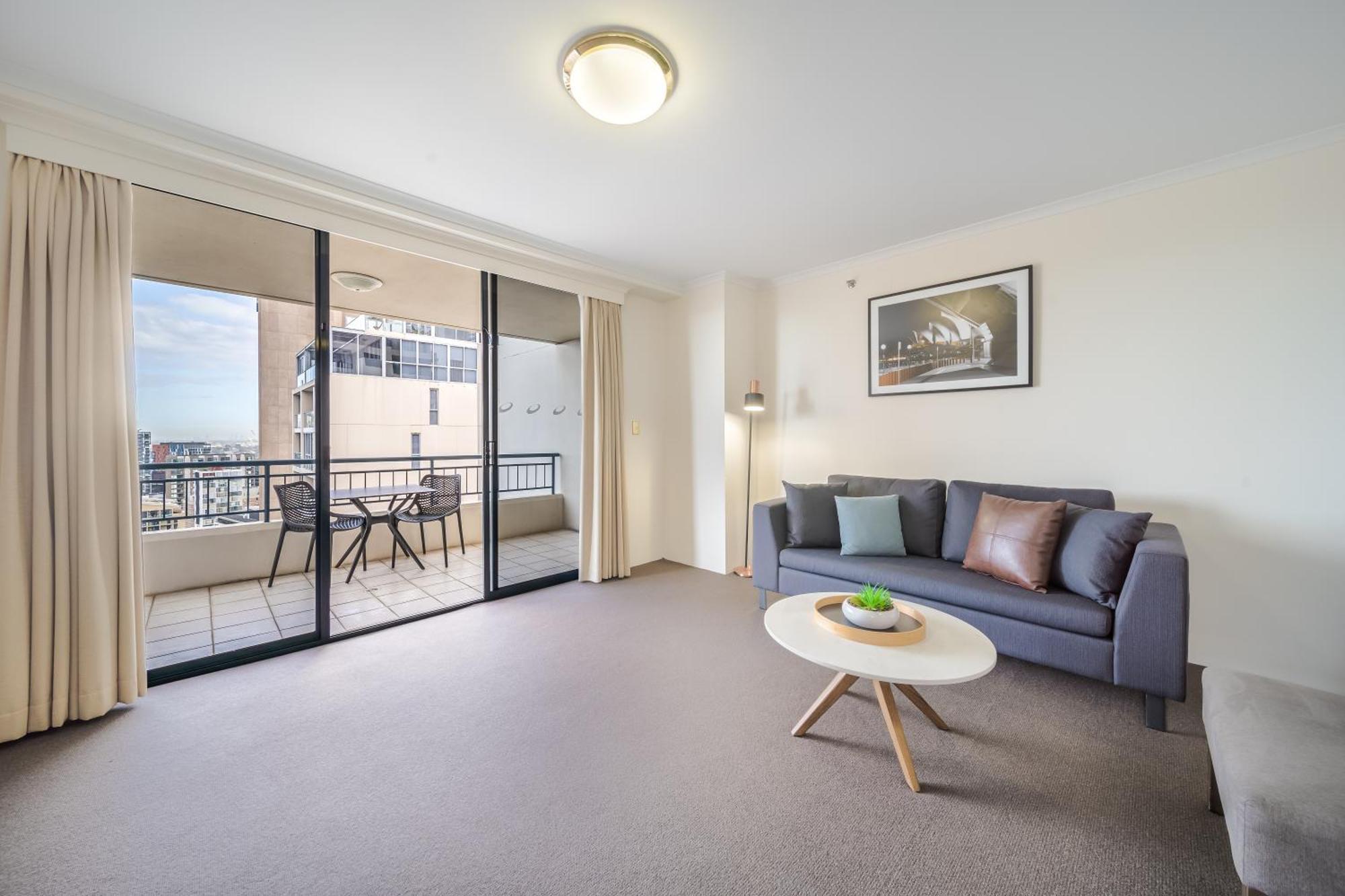 Oaks Sydney Castlereagh Suites Exterior photo